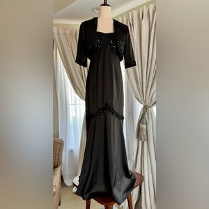 Tadashi Shoji Beaded Gown with Jacket - Black size 6